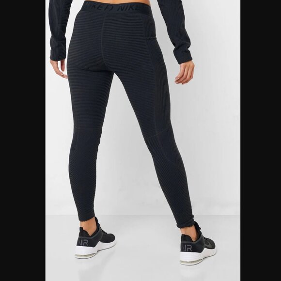 Like NEW Nike Pro Hyperwarm Velour Leggings Black Small Baselayer - Picture 6 of 10